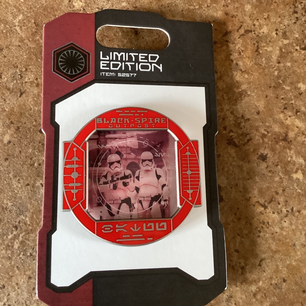 Disneyland Star Wars Pin‎ Black Spire Outpost Limited Edition 52577 Galaxy Edge